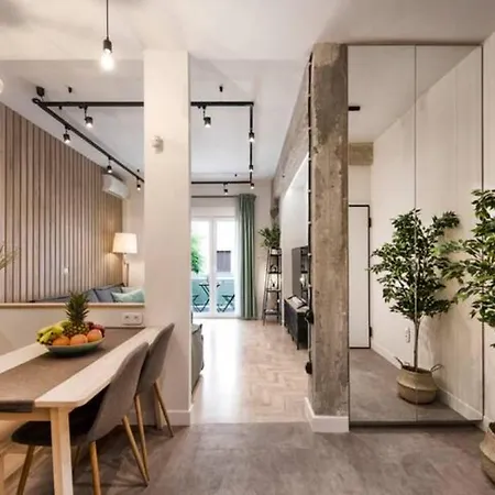 Lux In Pagrati Athen